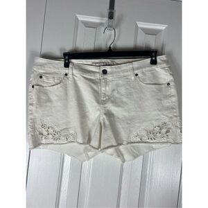 Torrid Womens White Shorts Size 16